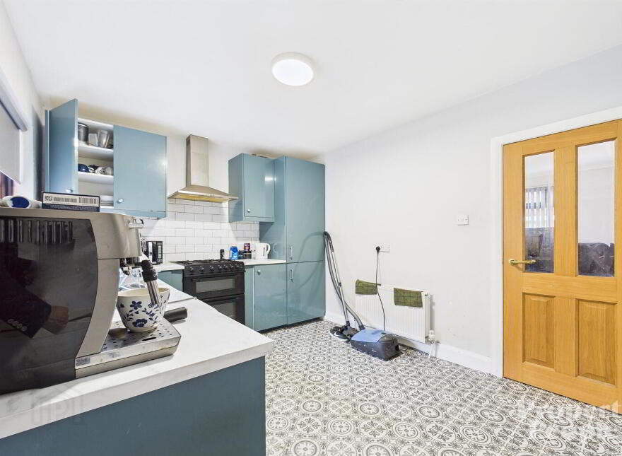 42 Beechmount Parade, Belfast, BT12 7LW