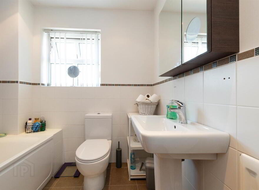 15 Todd's Hill Park, Saintfield, Ballynahinch, BT24 7FB