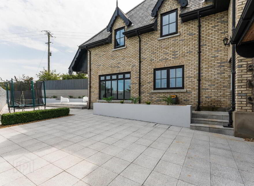 1a Clarke Lodge Mews, Newtownabbey, BT36 4PW