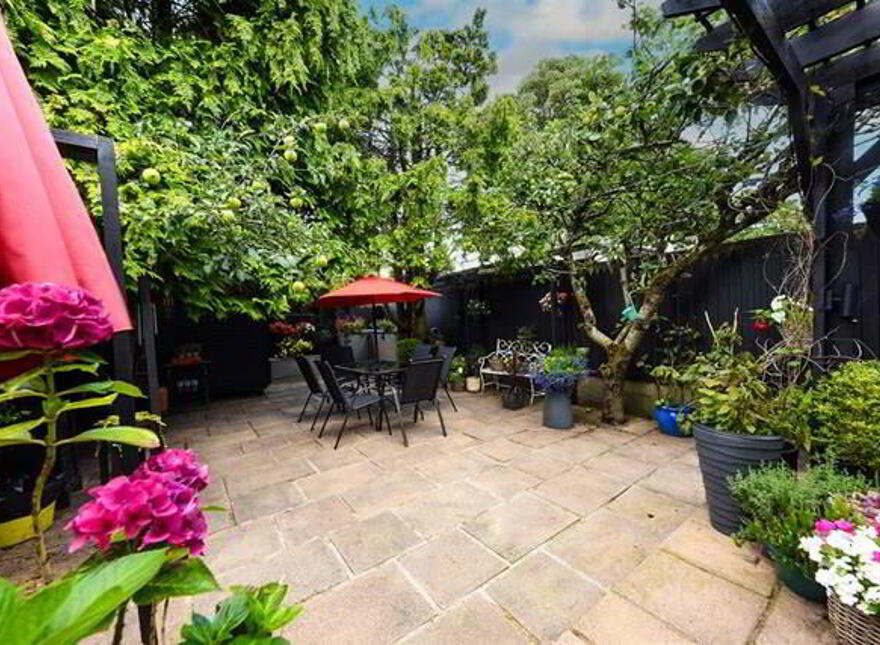 14 Murmont Court, Montenotte