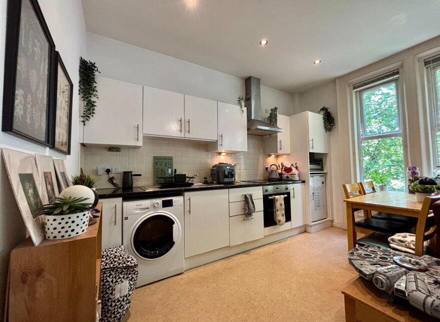 2, 112 Stranmillis Road, Belfast, BT9 5AE