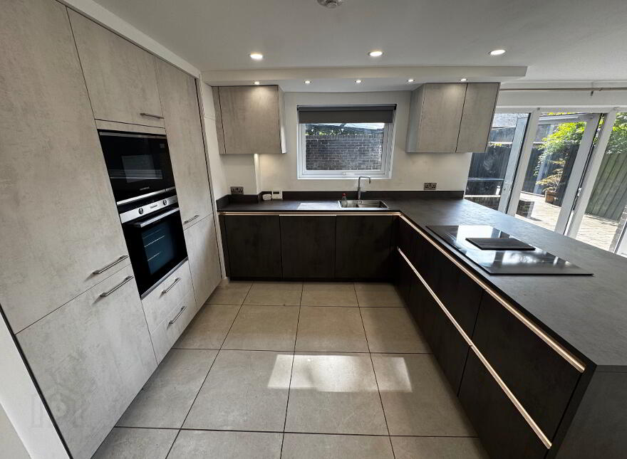 Randal Park, Lisburn Road, Belfast, BT9 6JJ