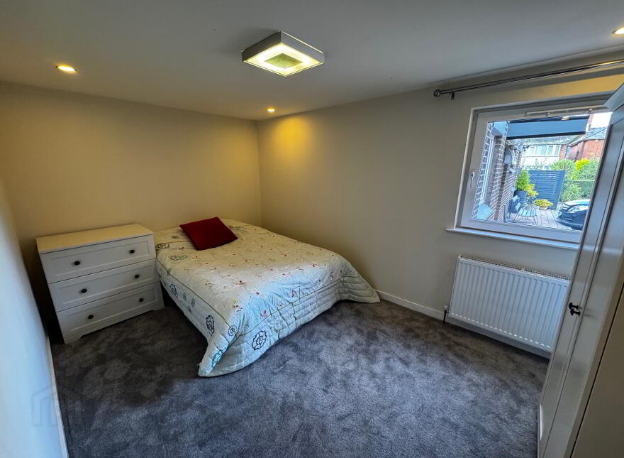 Randal Park, Lisburn Road, Belfast, BT9 6JJ