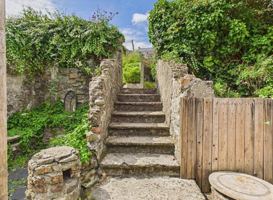 Marymount, Lyon Terrace, Turkey Road, Tramore, X91F611