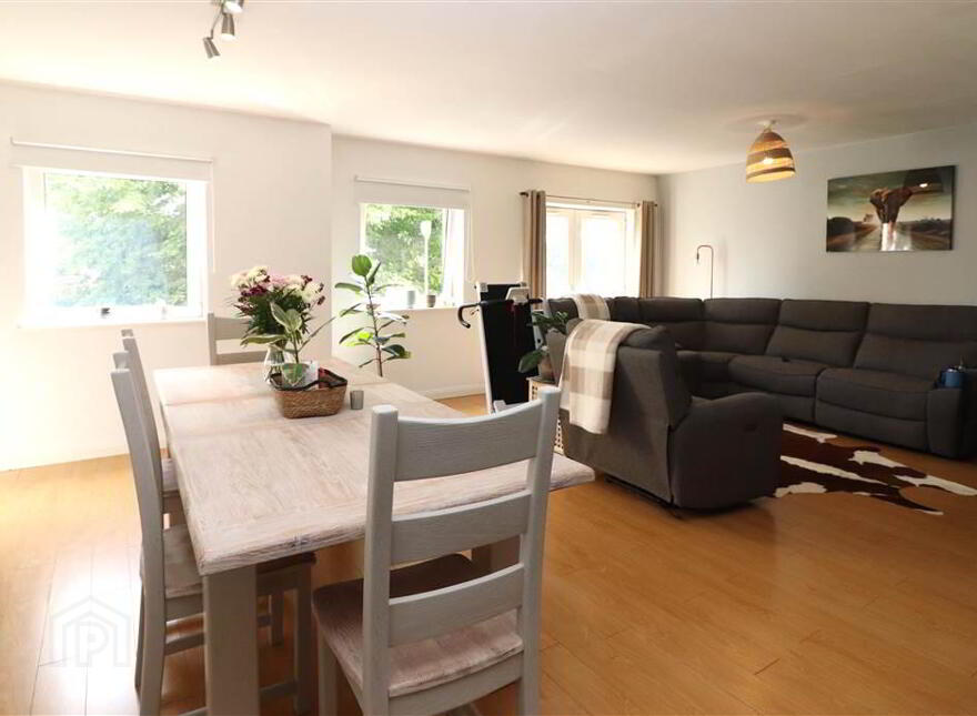 8 Garvey Mews, Longstone Street, Lisburn, BT28 1BS
