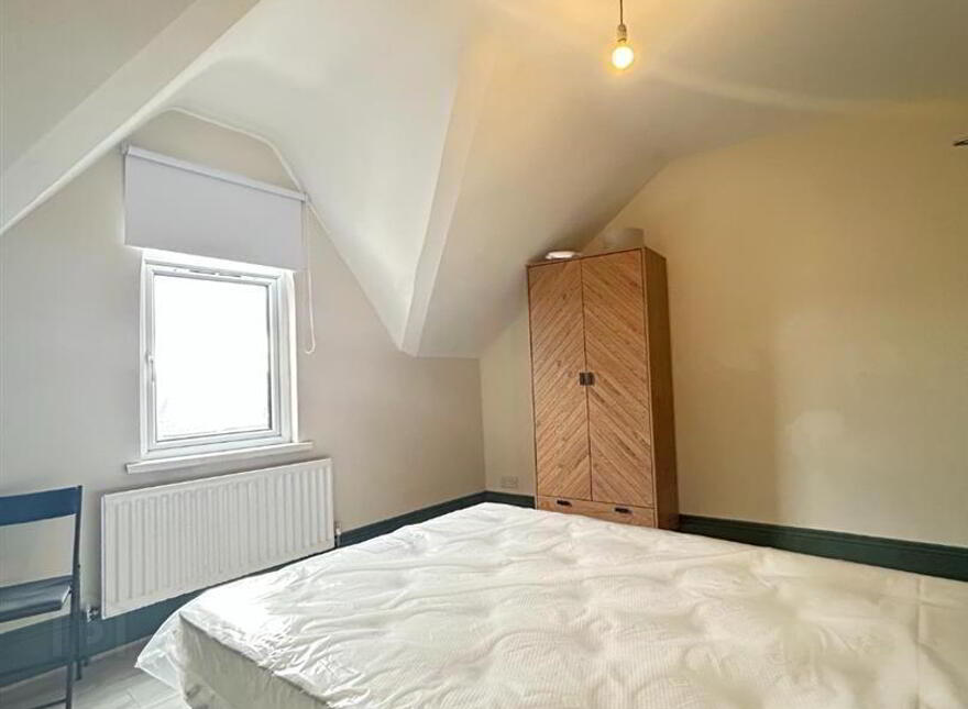 Rms 1,2,3, 4,5, 163 Ballygomartin Road, Belfast, BT13 3NA