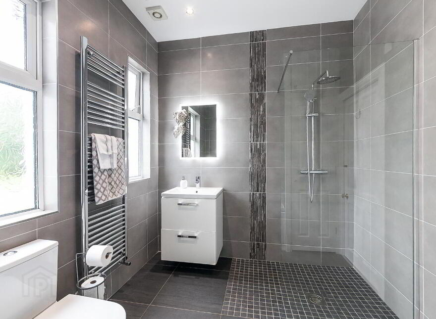 7 Fortwilliam Drive, Belfast, BT15 4EB