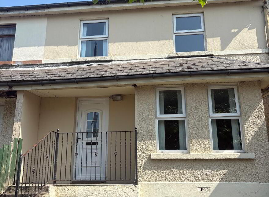 The Diamond, Lifford