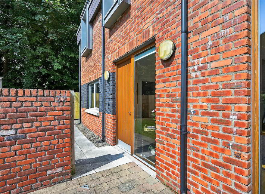 22 Greenvale, Off Ballyskeagh Road , Drumbeg, Belfast, BT17 9LR