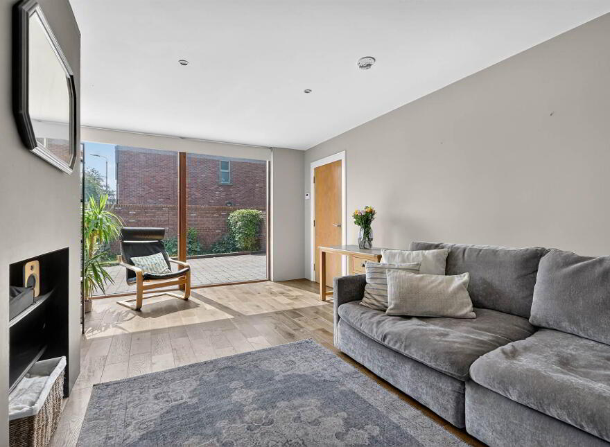 22 Greenvale, Off Ballyskeagh Road , Drumbeg, Belfast, BT17 9LR