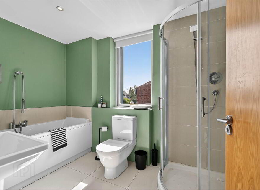 22 Greenvale, Off Ballyskeagh Road , Drumbeg, Belfast, BT17 9LR