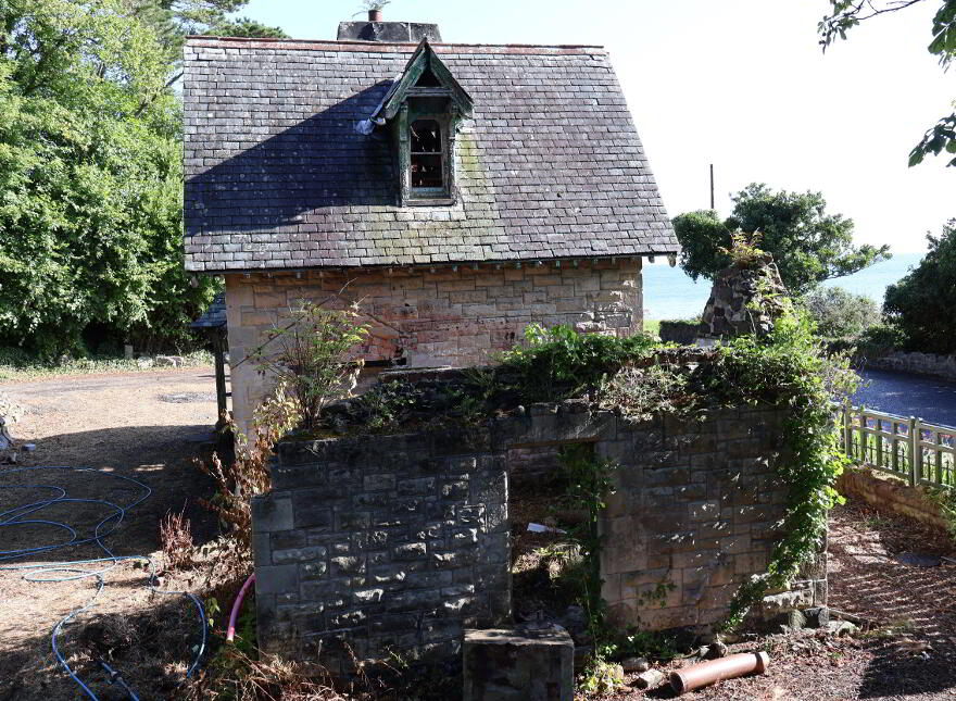 'Cairndhu Gate Lodge', 186 Coast Road, Ballygalley, Larne, BT40 2QG