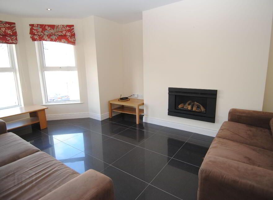 18 West Strand Avenue, Portrush, BT56 8FD