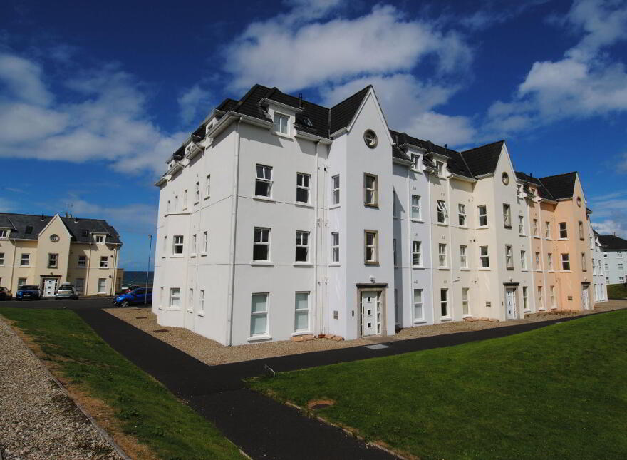 18 West Strand Avenue, Portrush, BT56 8FD photo