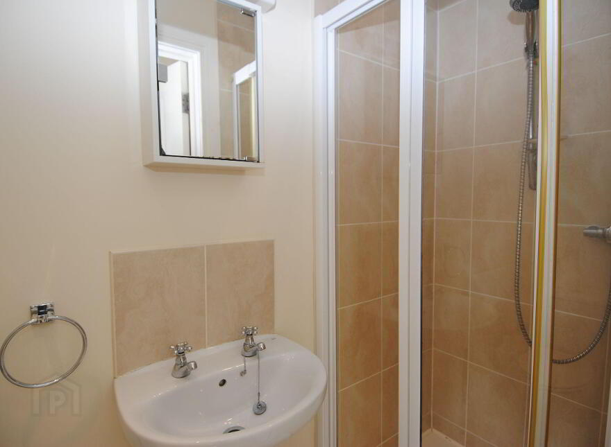 18 West Strand Avenue, Portrush, BT56 8FD
