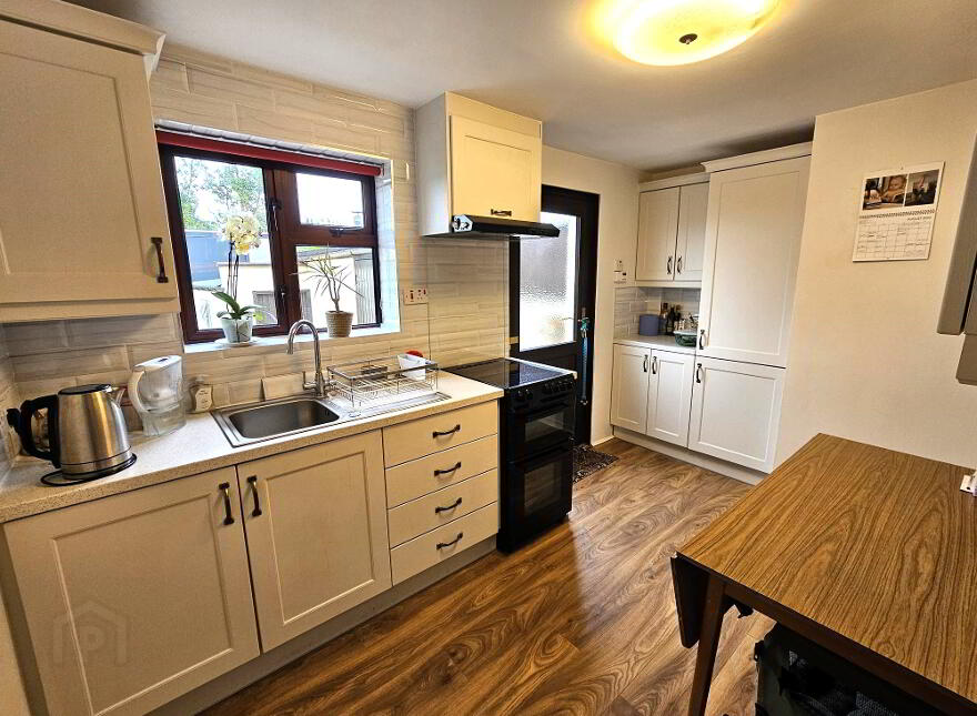 24 Castlebalfour Drive, Lisnaskea, BT92 0GA