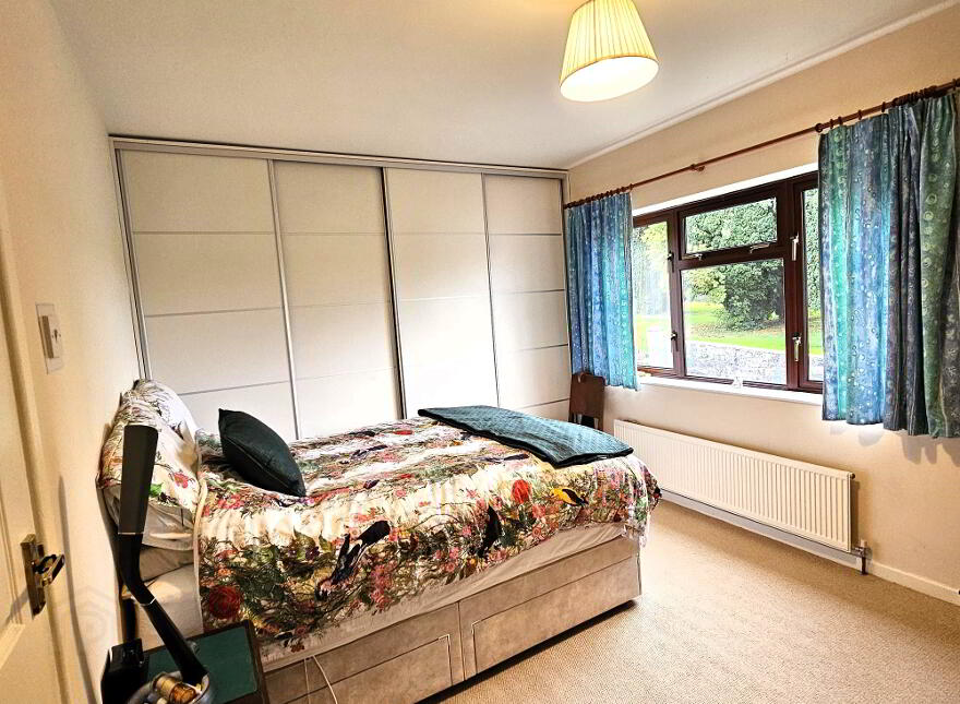 24 Castlebalfour Drive, Lisnaskea, BT92 0GA