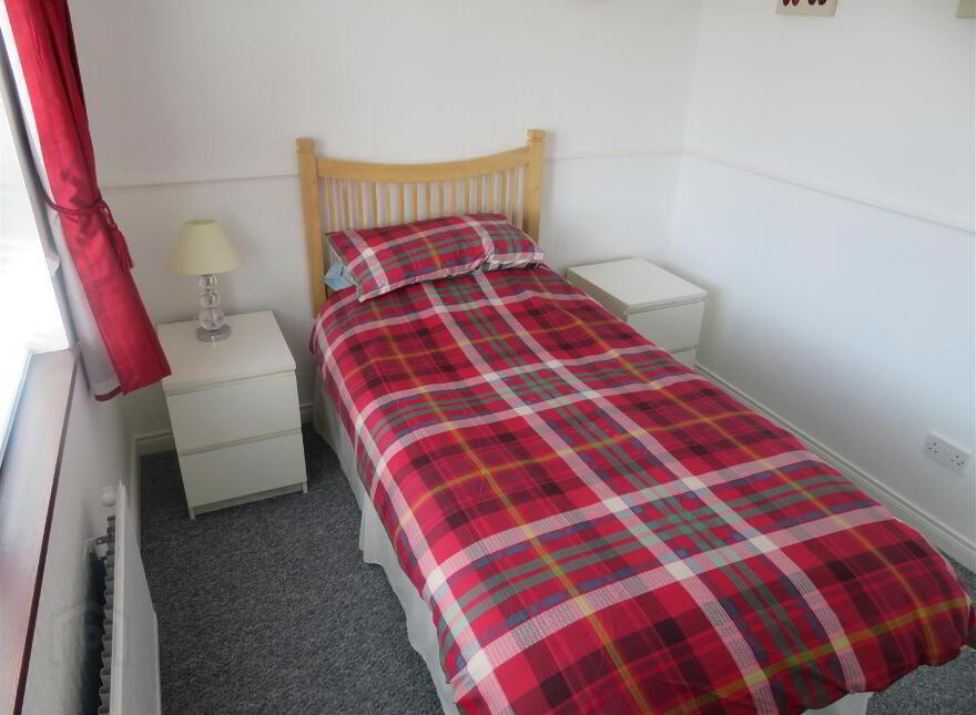 32 Larkfield Square, Lurgan