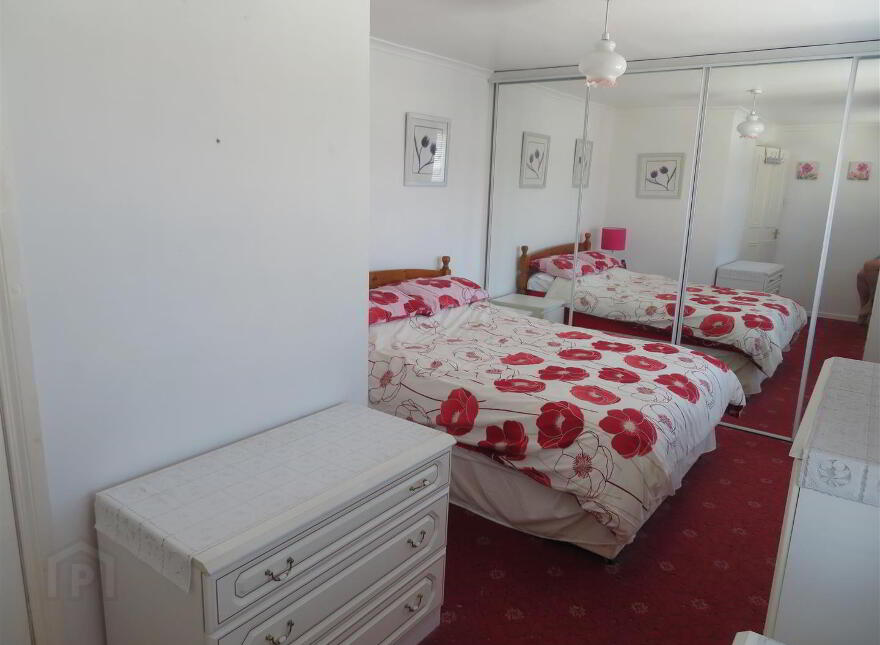 32 Larkfield Square, Lurgan