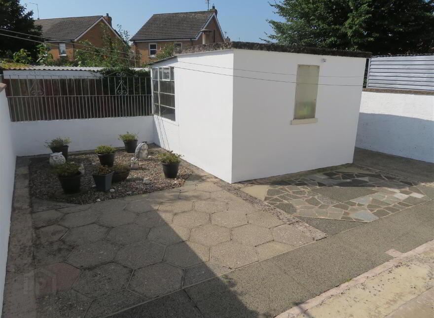 32 Larkfield Square, Lurgan