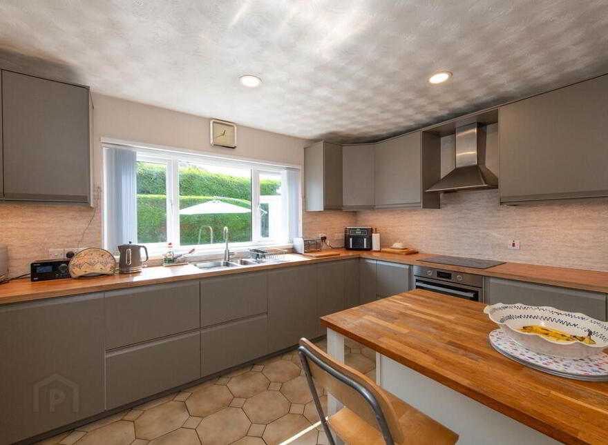 8 Farm Lodge Grove, Greenisland, Carrickfergus, BT38 8YD