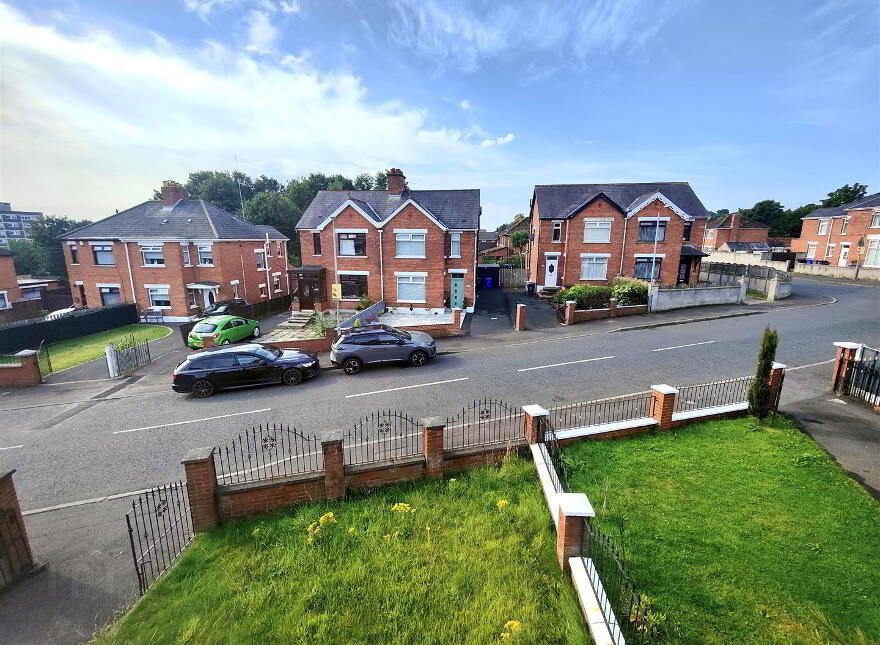 44 Lowwood Park, Belfast, BT15 4BD
