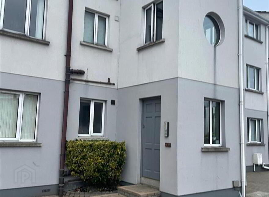 18 Dormans Court, Railway Street, Donaghadee, BT21 0JL