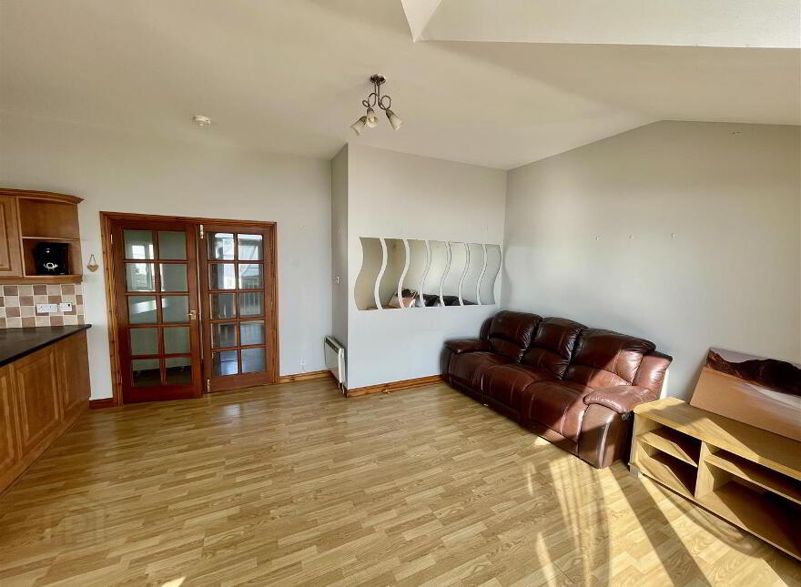 18 Dormans Court, Railway Street, Donaghadee, BT21 0JL