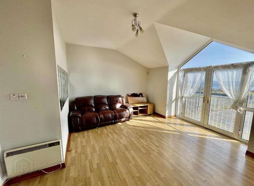 18 Dormans Court, Railway Street, Donaghadee, BT21 0JL