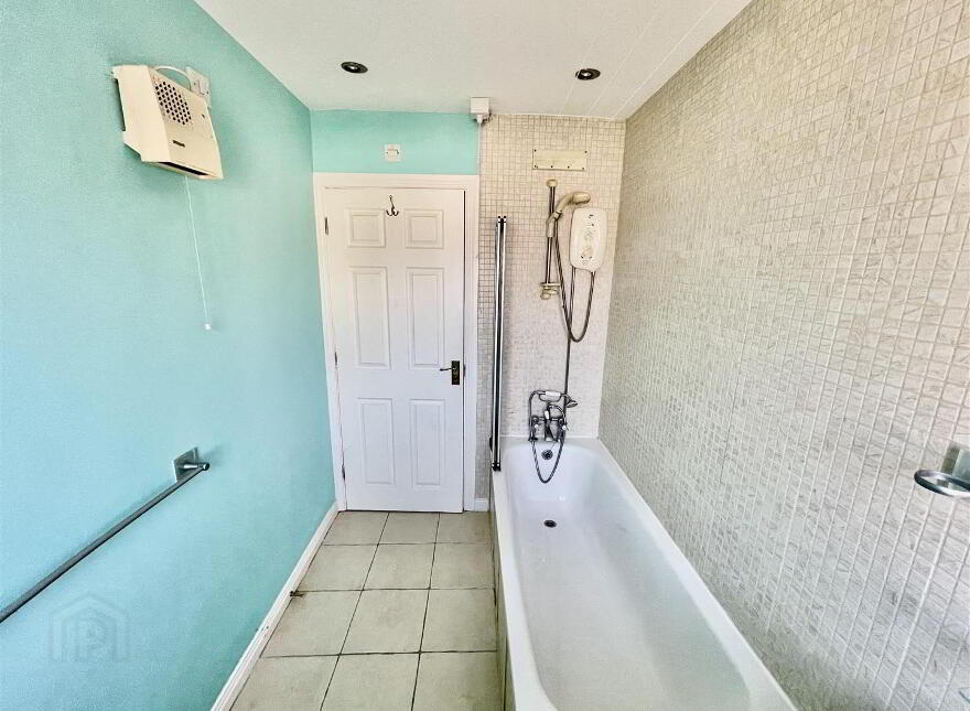18 Dormans Court, Railway Street, Donaghadee, BT21 0JL