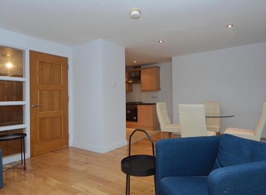Park Royal, 841e Lisburn Road, Belfast, BT9 7GY