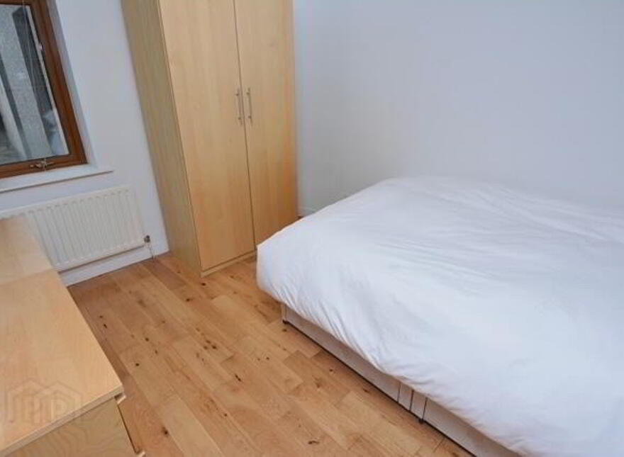 Park Royal, 841e Lisburn Road, Belfast, BT9 7GY