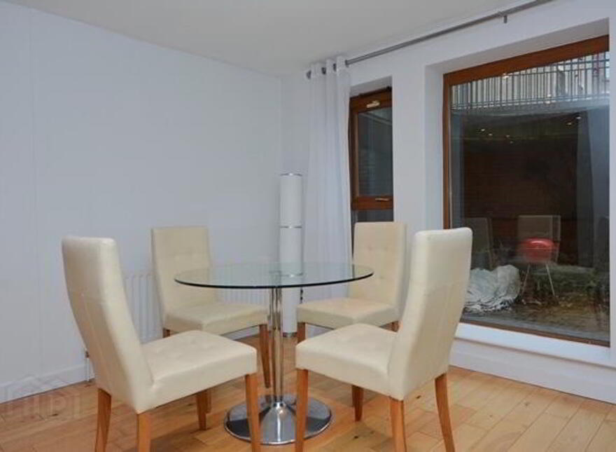 Park Royal, 841e Lisburn Road, Belfast, BT9 7GY