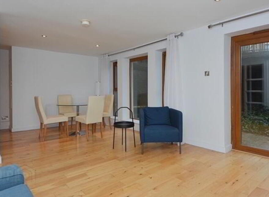 Park Royal, 841e Lisburn Road, Belfast, BT9 7GY