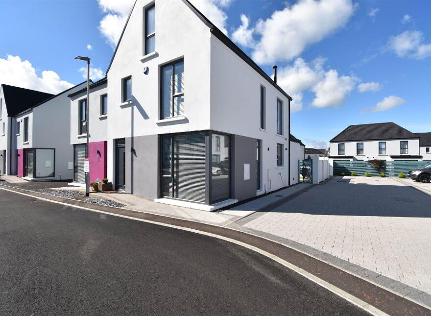 4 Hatheran Square, Portstewart, BT55 7UL