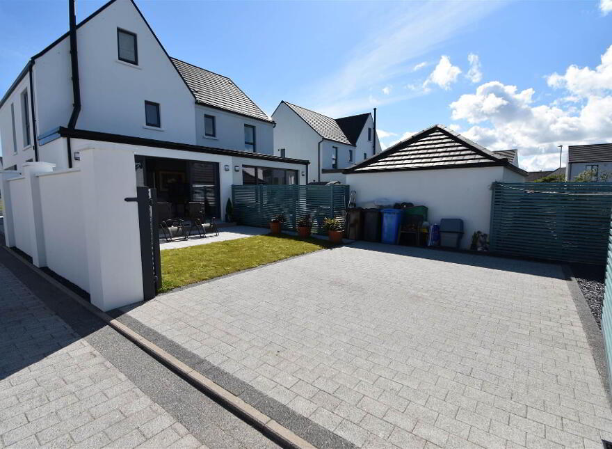 4 Hatheran Square, Portstewart, BT55 7UL