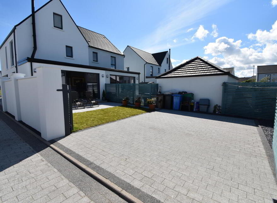 4 Hatheran Square, Portstewart, BT55 7UL
