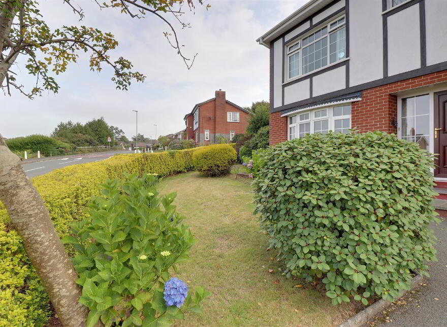 65 Strangford Heights, Newtownards, BT23 8ND