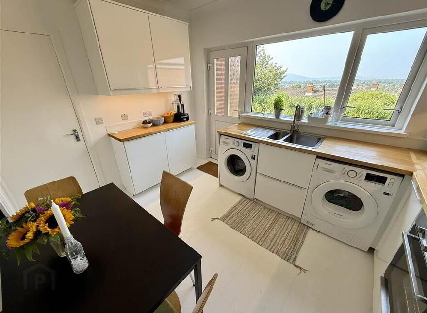 32 Moyne Park, Gilnahirk, Belfast, BT5 7QT