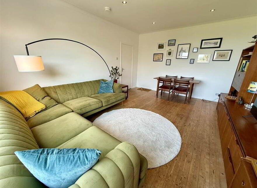32 Moyne Park, Gilnahirk, Belfast, BT5 7QT