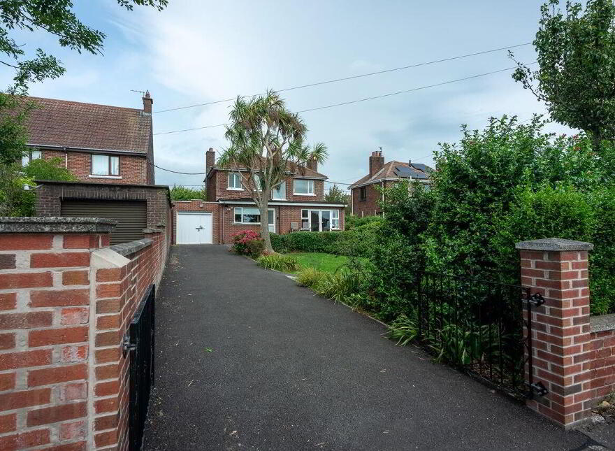 23 Larne Road, Carrickfergus, BT38 7EE