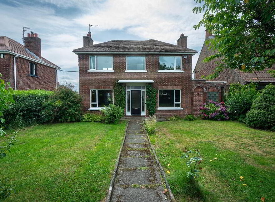 23 Larne Road, Carrickfergus, BT38 7EE