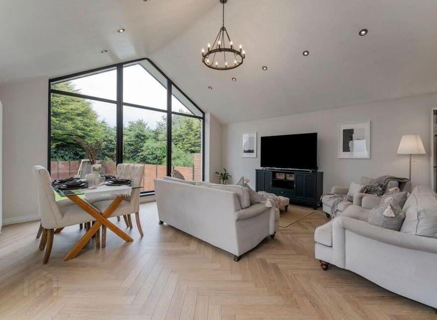 11 Irvine Crescent, Bangor, BT19 7XS