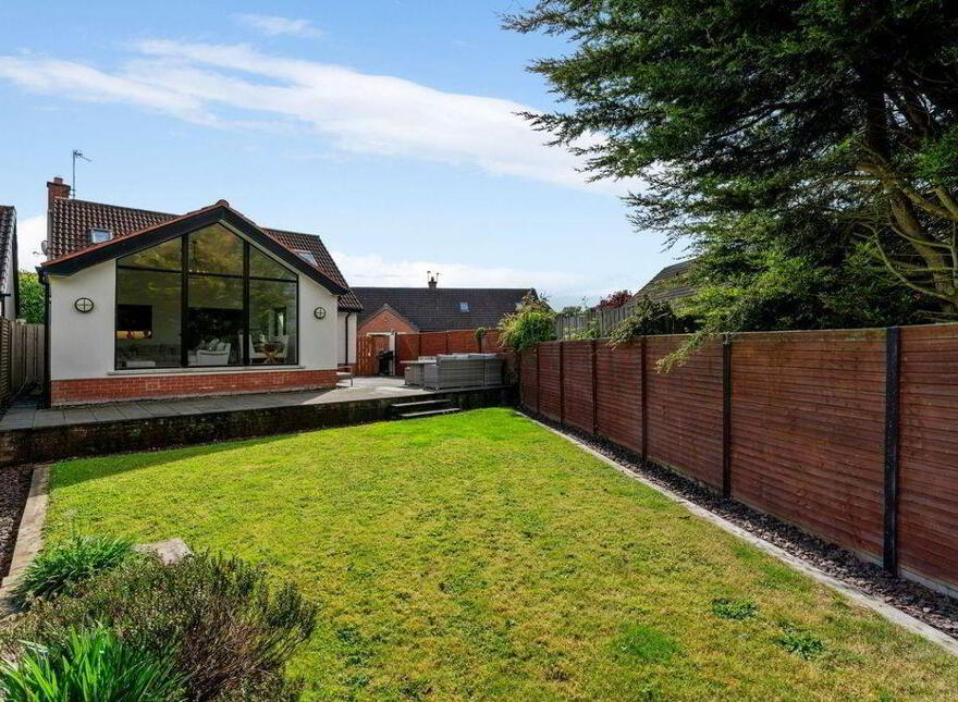 11 Irvine Crescent, Bangor, BT19 7XS