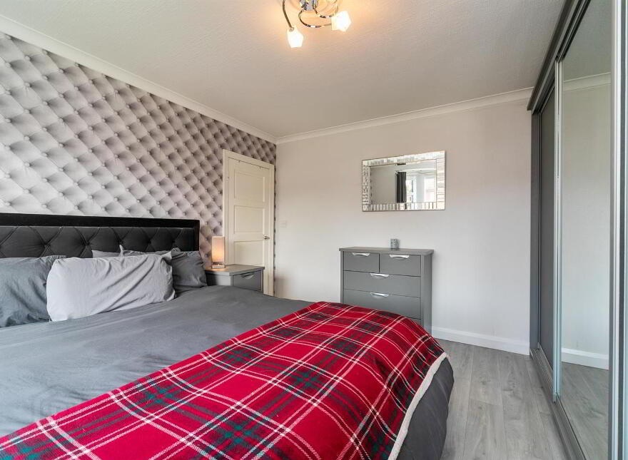 15 Norwood Crescent, Belfast, BT4 2DZ