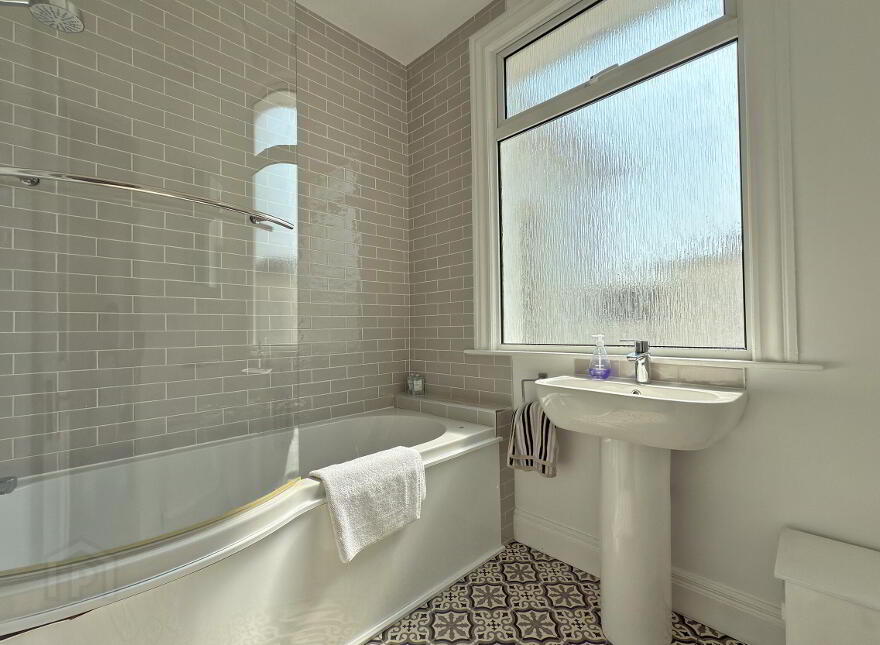 18 Ballyreagh Road, Portrush, BT56 8LR