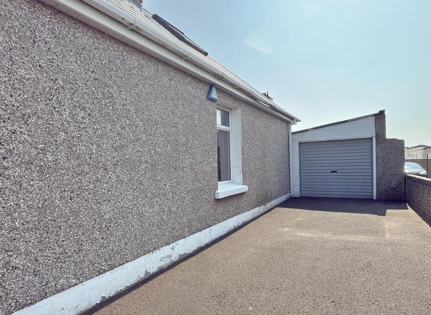 18 Ballyreagh Road, Portrush, BT56 8LR