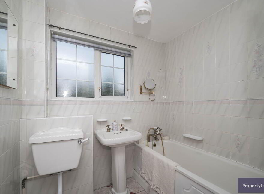 15 Woodford Drive, Armagh, BT60 2AY