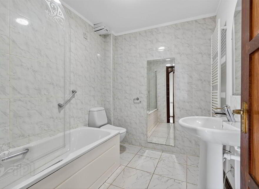4c Newforge Grange, Malone, Belfast, BT9 5QB