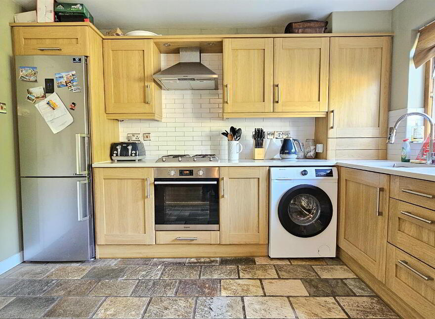 8 Bates Park, Greenisland, Carrickfergus, BT38 8LG